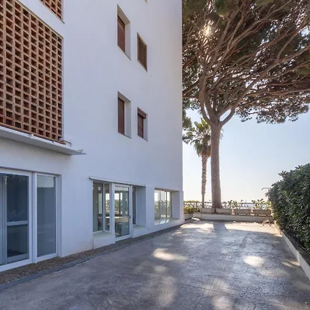 Set Pins By Interhome * Cambrils